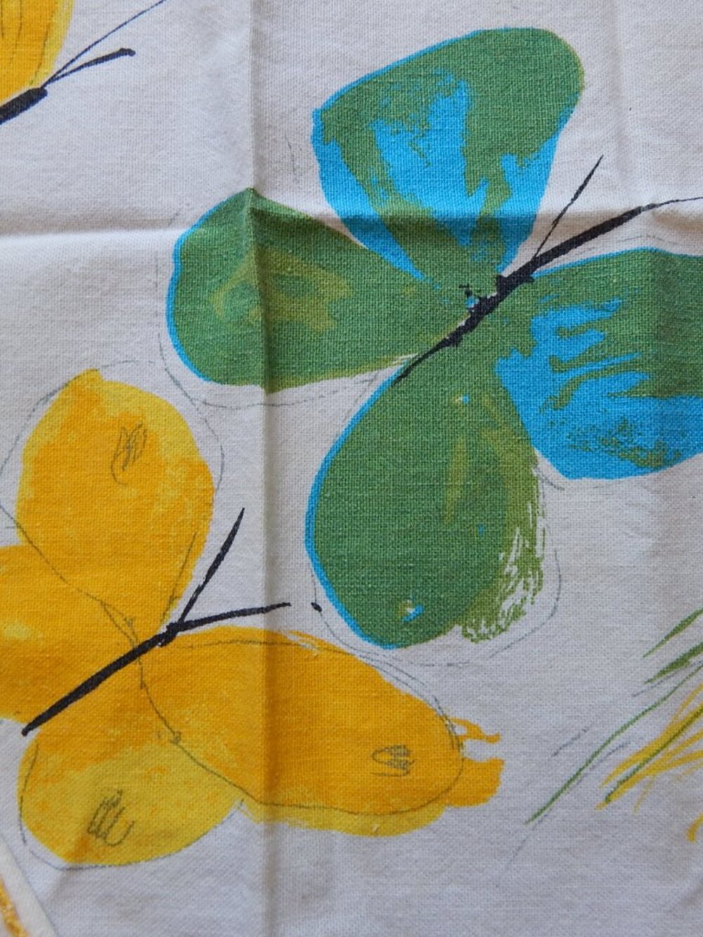 2 Vintage Vera Cotton Napkins - Butterflies -14 1/2" x 16" - Picture 4 of 4